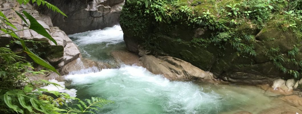 laguna-azul-tena-ecuador 1